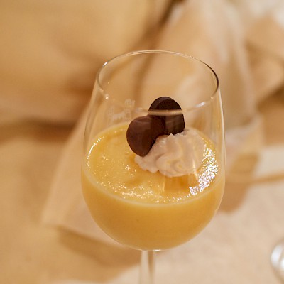 Pfirsich-Maracuja-Creme im Glas